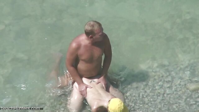 Baisé ses fesses film de pournou et est venu une tonne