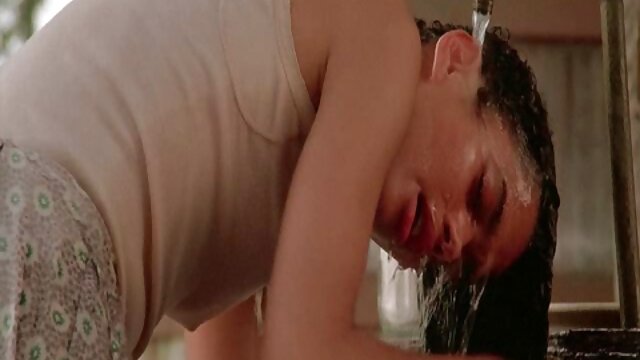 Hot teen blonde xxnx pournou joue sur CAM